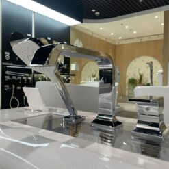 Vòi xả bồn tắm TOTO TBG08305AA nóng lạnh kèm tay sen