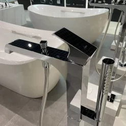 Vòi xả bồn tắm TOTO TBG08306AA TBN01105B đặt sàn nóng lạnh (kèm đế) 14 Vòi xả bồn tắm TOTO TBG08306AA TBN01105B đặt sàn nóng lạnh (kèm đế)