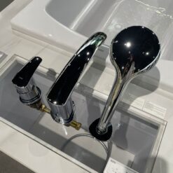 Vòi xả bồn tắm TOTO TBG09305AA nóng lạnh kèm tay sen