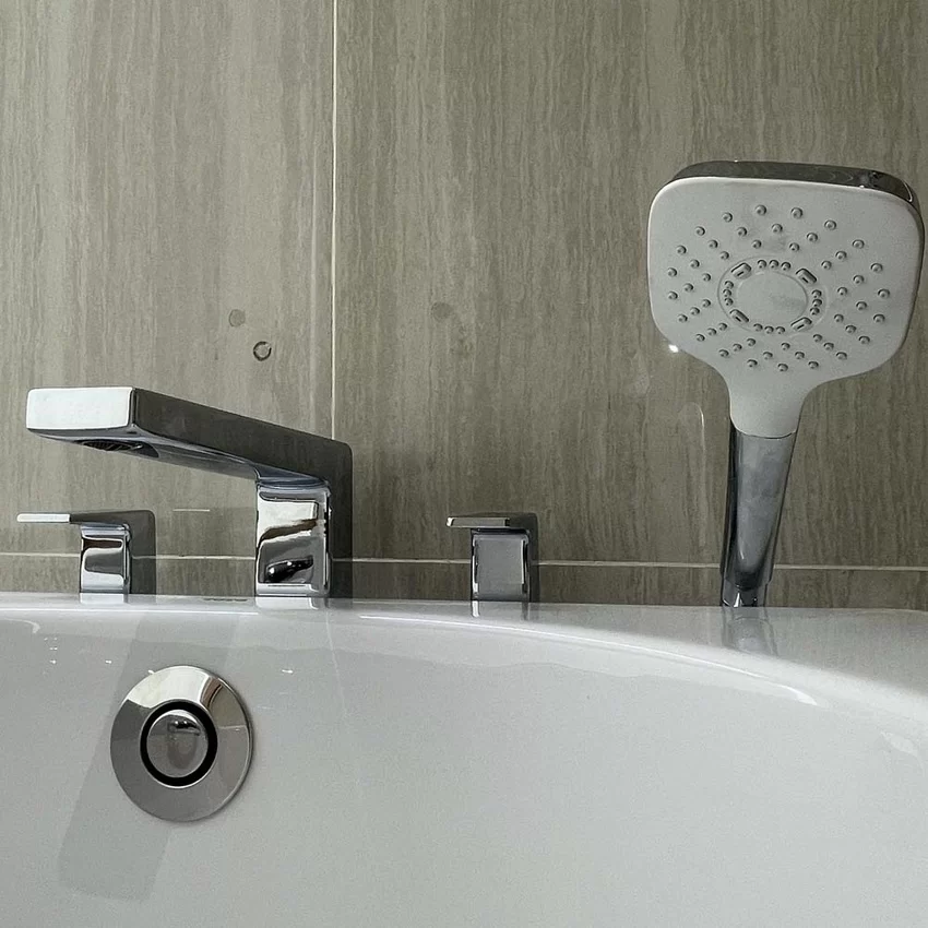 Vòi xả bồn TOTO TBG10202A tay sen - SKU: TBG10202A Vòi xả bồn TOTO TBG10202A với tay sen tiện lợi - SKU: TBG10202A