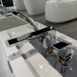 Vòi xả bồn tắm TOTO TBG10305AA nóng lạnh kèm tay sen