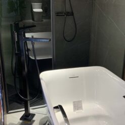 Vòi xả bồn tắm TOTO TBG10306AA đặt sàn nóng lạnh