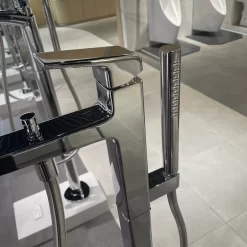 Vòi xả bồn tắm TOTO TBG10306AA đặt sàn nóng lạnh 26 Vòi xả bồn tắm TOTO TBG10306AA đặt sàn nóng lạnh