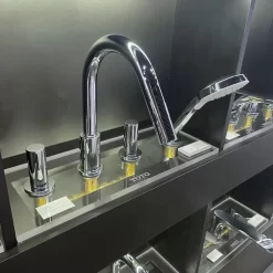 Vòi xả bồn tắm TOTO TBG11202A nóng lạnh kèm tay sen