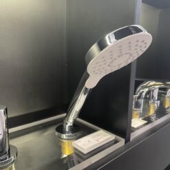 Vòi xả bồn tắm TOTO TBG11202A nóng lạnh kèm tay sen