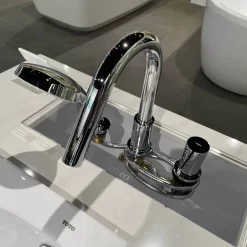 Vòi xả bồn tắm TOTO TBG11305AA nóng lạnh kèm tay sen