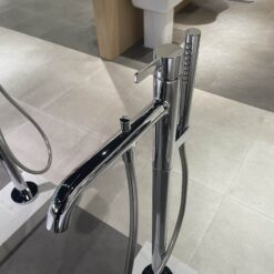 Vòi xả bồn tắm TOTO TBG11306AA đặt sàn nóng lạnh