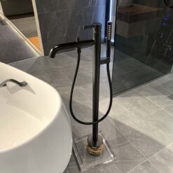 Vòi xả bồn tắm TOTO TBG11306AA đặt sàn nóng lạnh