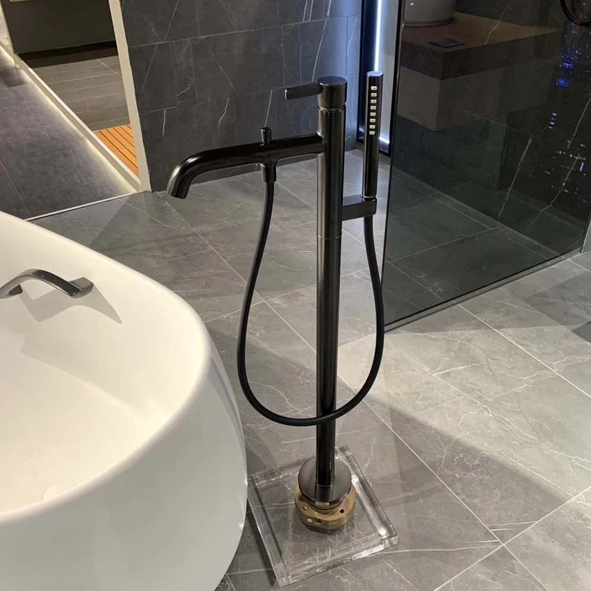 Vòi xả bồn tắm TOTO TBG11306AA đặt sàn nóng lạnh 11 Vòi xả bồn tắm TOTO TBG11306AA đặt sàn nóng lạnh