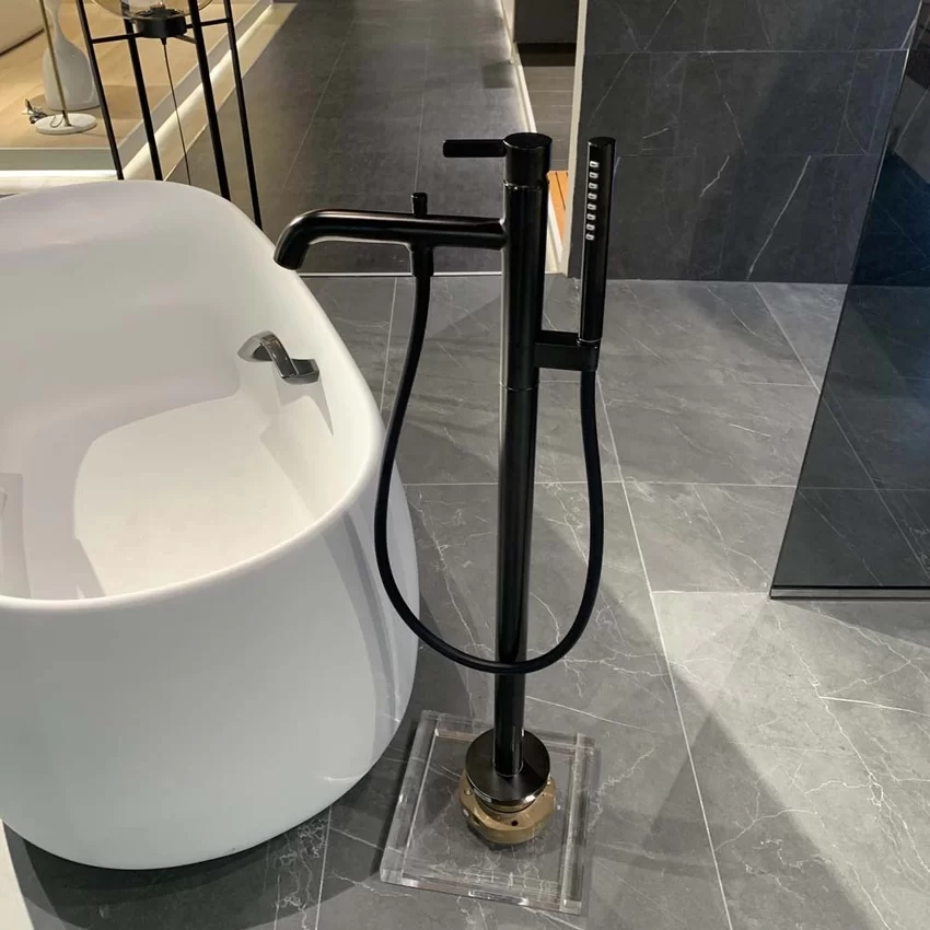 Vòi xả bồn tắm TOTO TBG11306AA đặt sàn nóng lạnh 12 Vòi xả bồn tắm TOTO TBG11306AA đặt sàn nóng lạnh