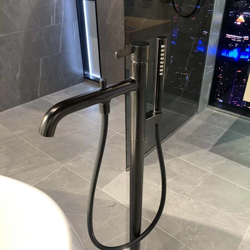 Vòi xả bồn tắm TOTO TBG11306AA đặt sàn nóng lạnh 13 Vòi xả bồn tắm TOTO TBG11306AA đặt sàn nóng lạnh