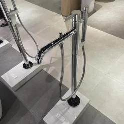 Vòi xả bồn tắm TOTO TBG11306AA TBN01105B đặt sàn nóng lạnh (kèm đế) 12 Vòi xả bồn tắm TOTO TBG11306AA TBN01105B đặt sàn nóng lạnh (kèm đế)