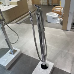 Vòi xả bồn tắm TOTO TBP03301AA đặt sàn nóng lạnh