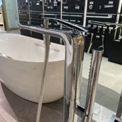 Vòi xả bồn tắm TOTO TBP03301AA đặt sàn nóng lạnh