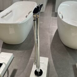 Vòi xả bồn tắm TOTO TBP03301AA TBN01105B đặt sàn nóng lạnh (kèm đế)