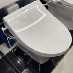 Bồn cầu đặt sàn American Standard VF-2141P (VF2141P) nắp êm