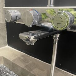 Sen tắm cây đứng cảm biến nhiệt American Standard EasySET WF-4956 (WF4956)