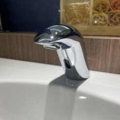 Vòi chậu lavabo cảm ứng nước lạnh Caesar A910