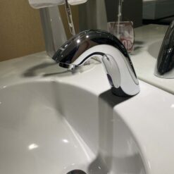 Vòi chậu lavabo cảm ứng nước lạnh Caesar A911