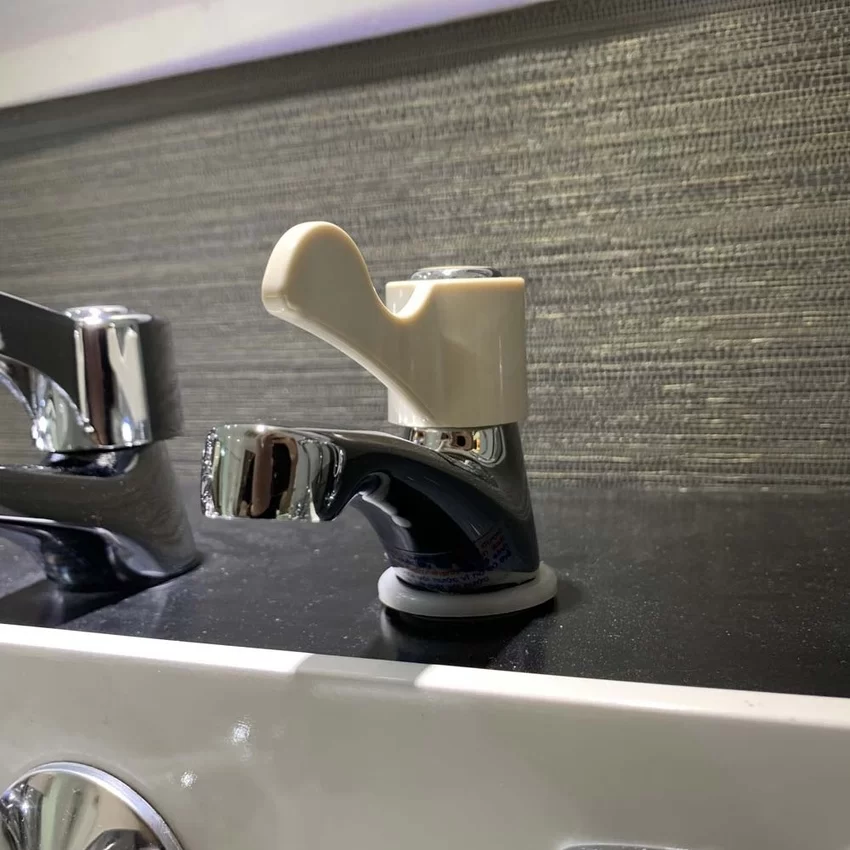 Vòi chậu lavabo lạnh Caesar B027C 9 Vòi chậu lavabo lạnh Caesar B027C