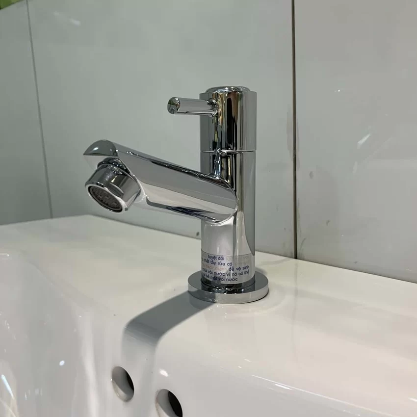 Vòi chậu lavabo lạnh Caesar B040C Vòi chậu lavabo lạnh Caesar B040C