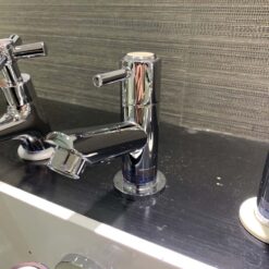 Vòi chậu lavabo lạnh Caesar B040C