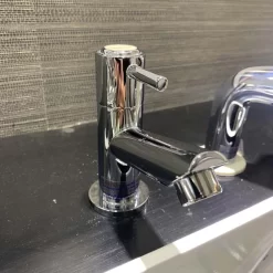 Vòi chậu lavabo lạnh Caesar B040C 22 Vòi chậu lavabo lạnh Caesar B040C