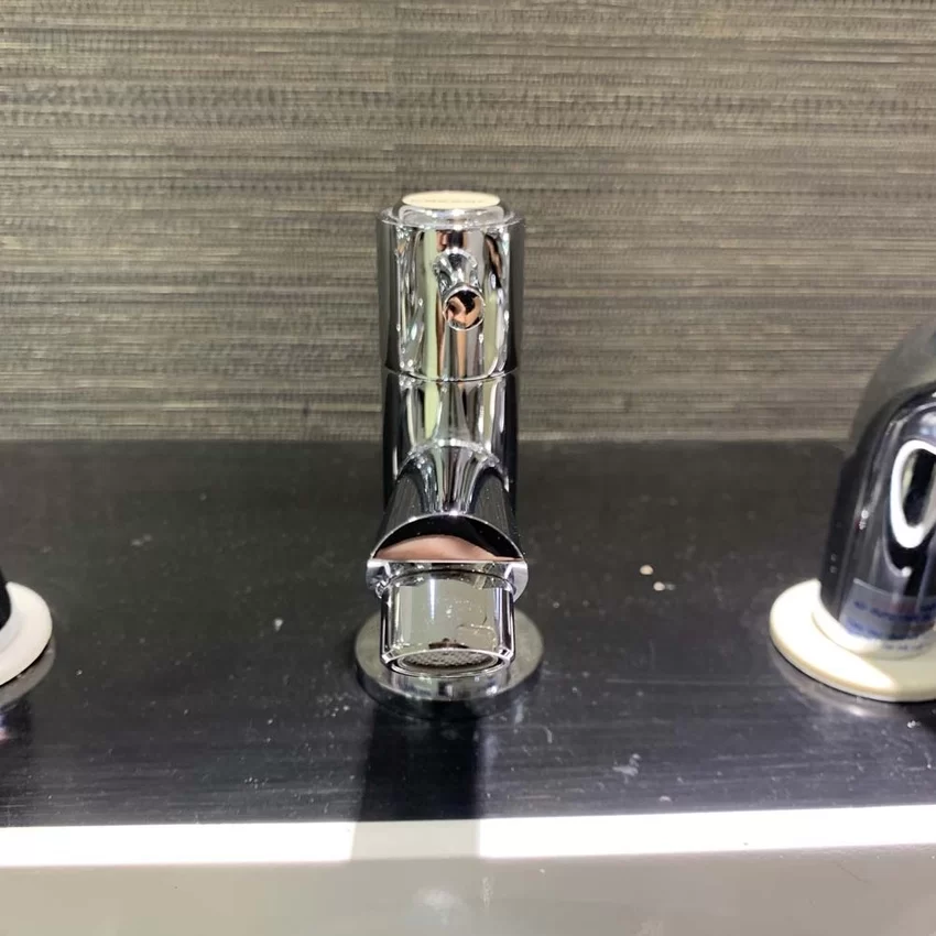 Vòi chậu lavabo lạnh Caesar B040C 13 Vòi chậu lavabo lạnh Caesar B040C