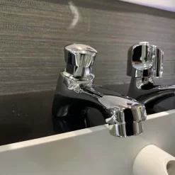 Vòi chậu lavabo lạnh Caesar B053CU