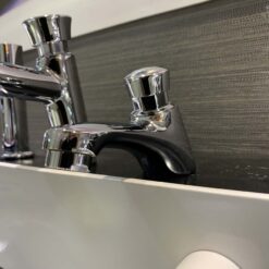 Vòi chậu lavabo lạnh Caesar B053CU