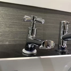 Vòi chậu lavabo lạnh Caesar B065C 10 Vòi chậu lavabo lạnh Caesar B065C