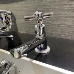 Vòi chậu lavabo lạnh Caesar B065C 11 Vòi chậu lavabo lạnh Caesar B065C