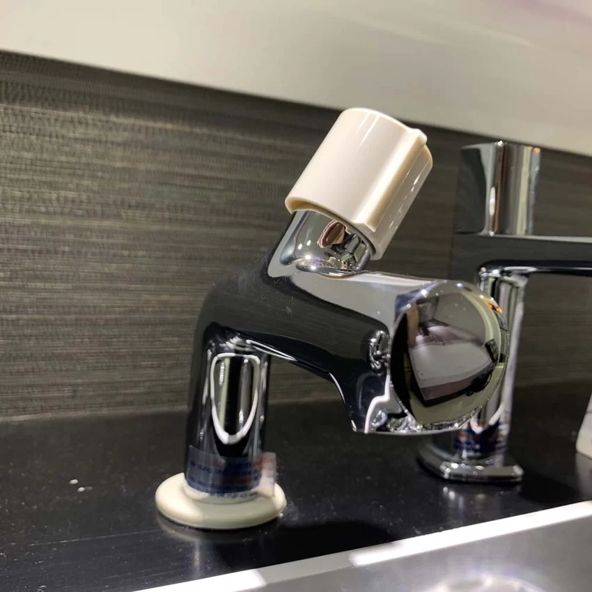 Ứng dụng thực tế của vòi chậu lavabo lạnh Caesar B075C Ứng dụng thực tế của vòi chậu lavabo lạnh Caesar B075C