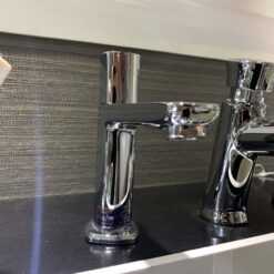 Vòi chậu lavabo lạnh Caesar B076C