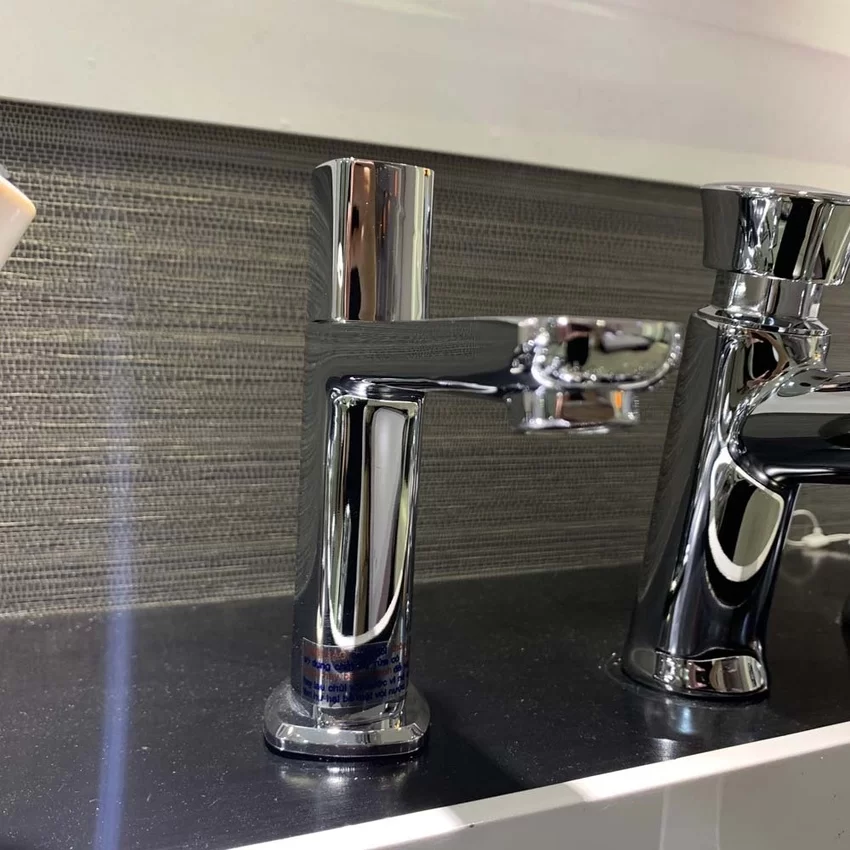 Vòi chậu lavabo lạnh Caesar B076C - SKU B076C Vòi chậu lavabo lạnh Caesar B076C