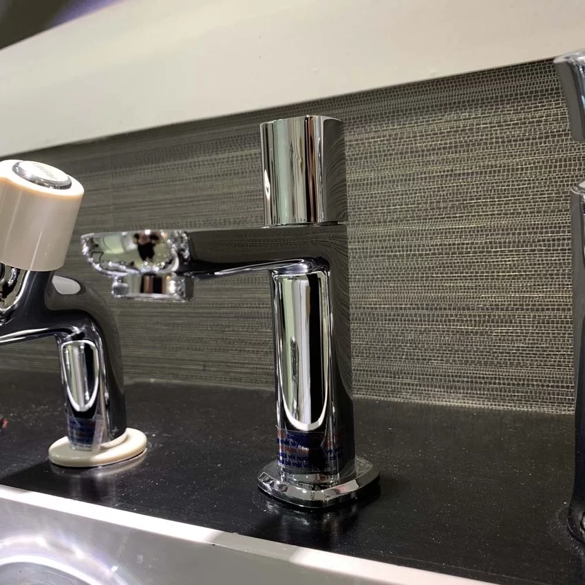 Vòi chậu lavabo lạnh Caesar B076C - SKU B076C Vòi chậu lavabo lạnh Caesar B076C