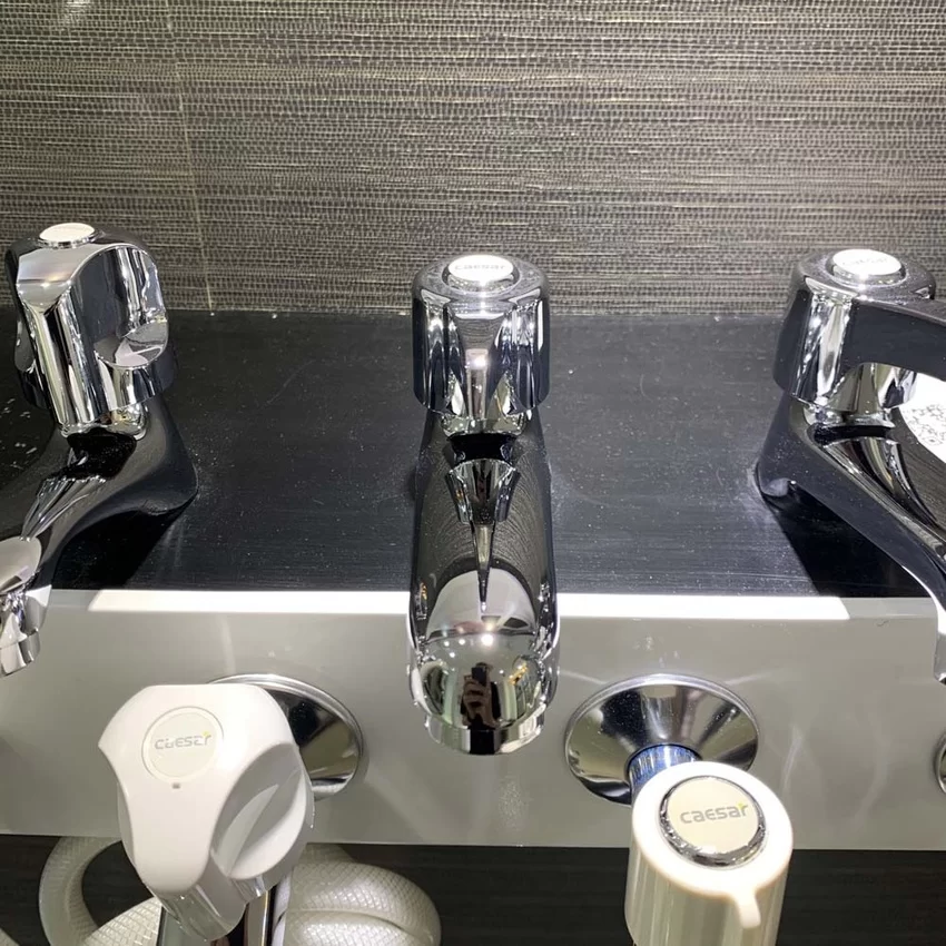 Vòi chậu lavabo lạnh Caesar B101C Vòi chậu lavabo lạnh Caesar B101C