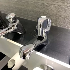 Vòi chậu lavabo lạnh Caesar B105C