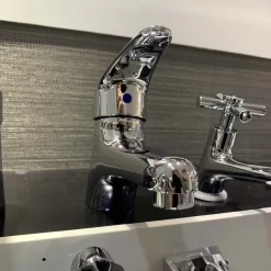 Vòi chậu lavabo lạnh Caesar B109C