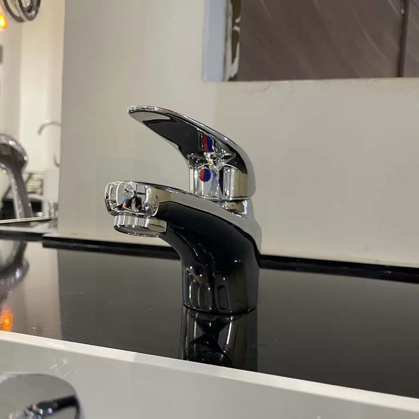Vòi chậu lavabo nóng lạnh Caesar B170CU - SKU B170CU Vòi chậu lavabo nóng lạnh Caesar B170CU