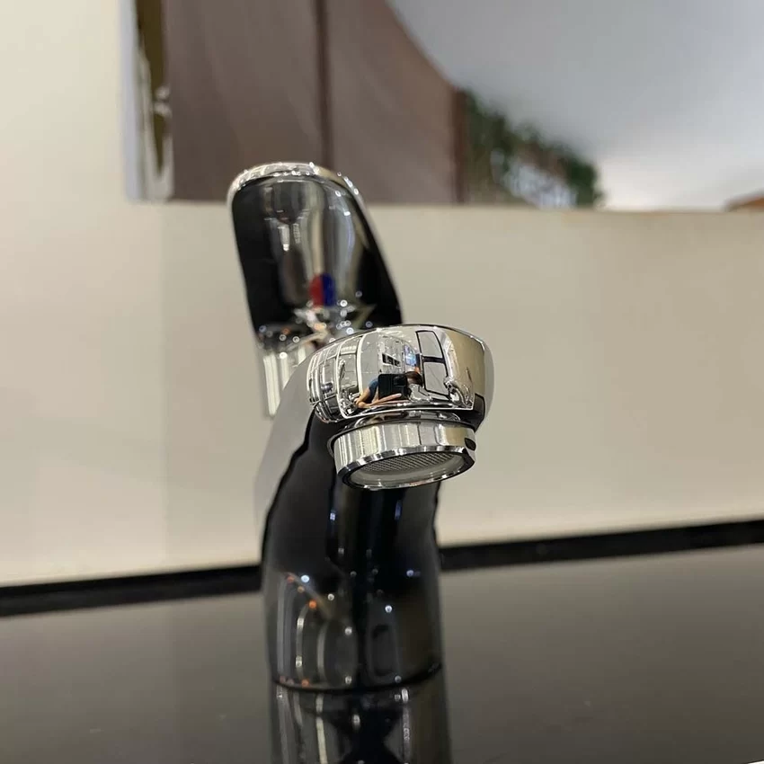 Vòi chậu lavabo nóng lạnh Caesar B170CU - SKU B170CU Vòi chậu lavabo nóng lạnh Caesar B170CU