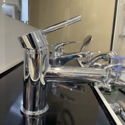 Vòi chậu lavabo nóng lạnh Caesar B350CU