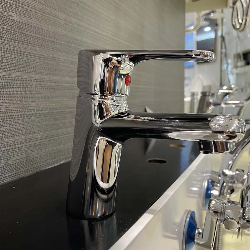 Thiết kế vòi chậu lavabo nóng lạnh Caesar B430CU - SKU: B430CU Thiết kế vòi chậu lavabo nóng lạnh Caesar B430CU