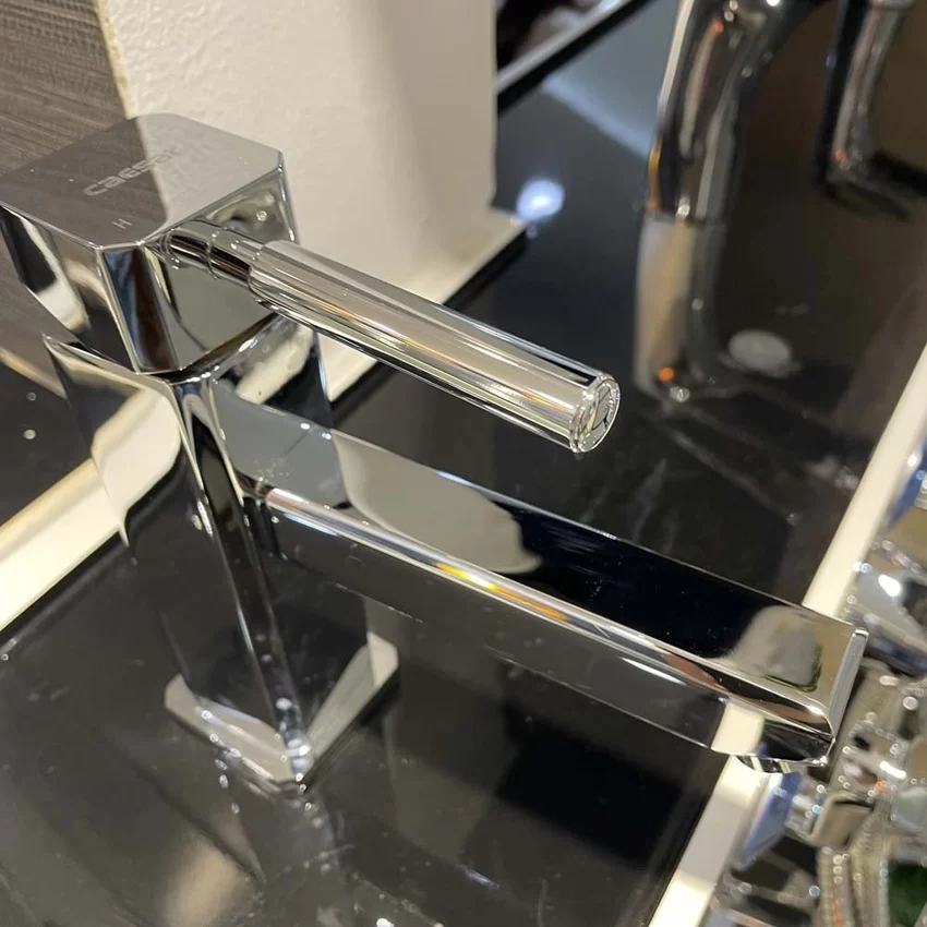 Ứng dụng thực tế của vòi chậu lavabo nóng lạnh Caesar B460CU Ứng dụng thực tế của vòi chậu lavabo nóng lạnh Caesar B460CU