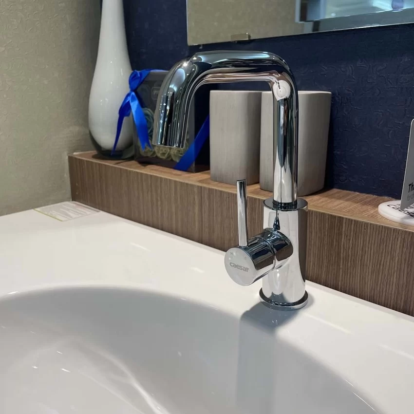 Vòi chậu lavabo nóng lạnh Caesar B520CU 16 Vòi chậu lavabo nóng lạnh Caesar B520CU