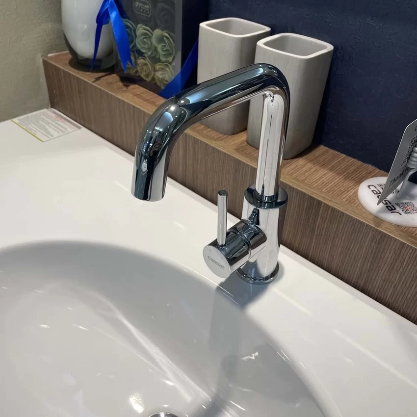 Vòi chậu lavabo nóng lạnh Caesar B520CU 17 Thiết kế tinh tế của Vòi chậu lavabo nóng lạnh Caesar B520CU