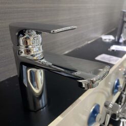 Vòi chậu lavabo nóng lạnh Caesar B730CU