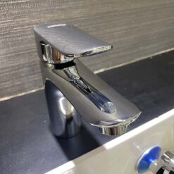 Vòi chậu lavabo nóng lạnh Caesar B730CU