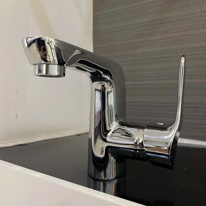 Thiết kế cao cấp của Vòi chậu lavabo nóng lạnh Caesar B740CU Thiết kế cao cấp của Vòi chậu lavabo nóng lạnh Caesar B740CU