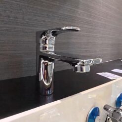 Vòi chậu lavabo nóng lạnh Caesar B770CU